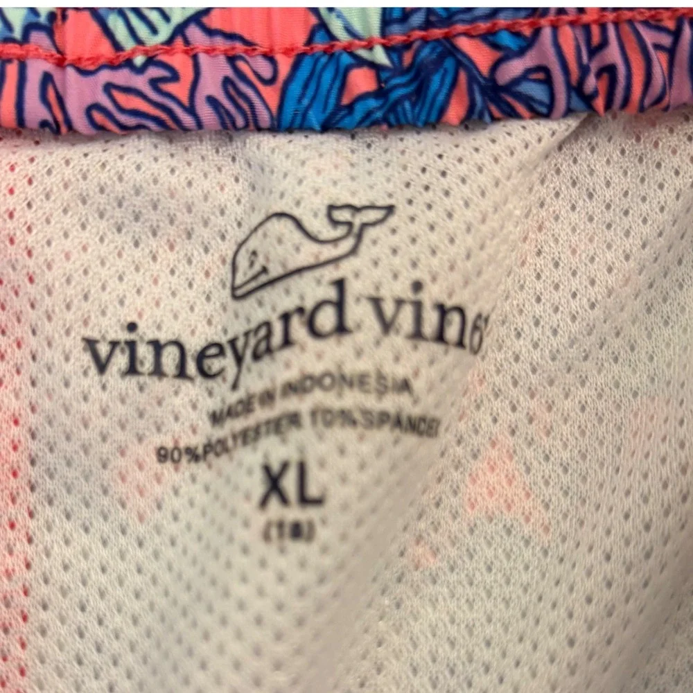Vineyard Vines Swim Trunks Mens XL Pink Blue Striped Bass Fish Chappy Shorts